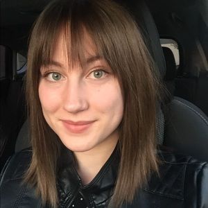 Meet your Posher, Eva